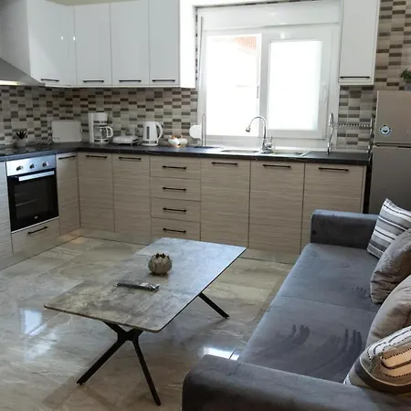 Apartment House Dellis