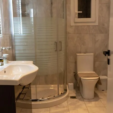Apartment House Dellis Vouniatades